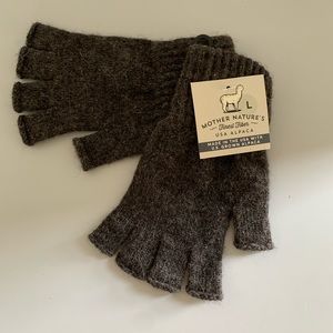 Mother Nature Alpaca gloves Size Large Grey New with Tags